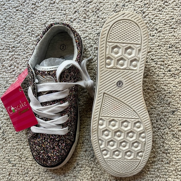 NWT Girls Cupcake Couture Glitter Sneakers Sz 2 - Picture 3 of 5